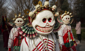 مردم چین هنوز هم به این ده سنت مربوط به ارواح پایبند هستند