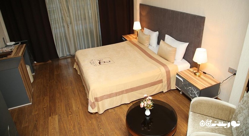 نمای تخت بزرگ اتاق استاندارد