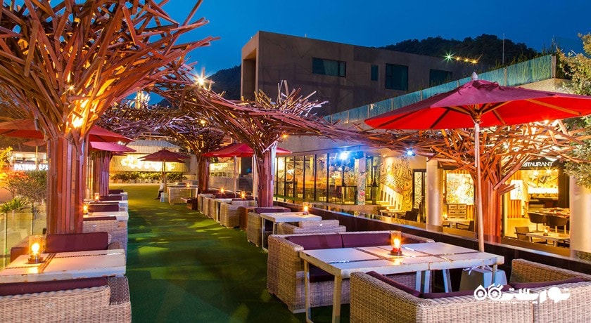 نمایی از رستوران بی هایو گلری