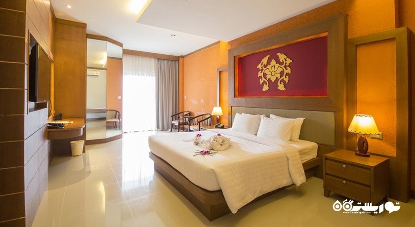 اتاق دلوکس با چشم انداز استخر