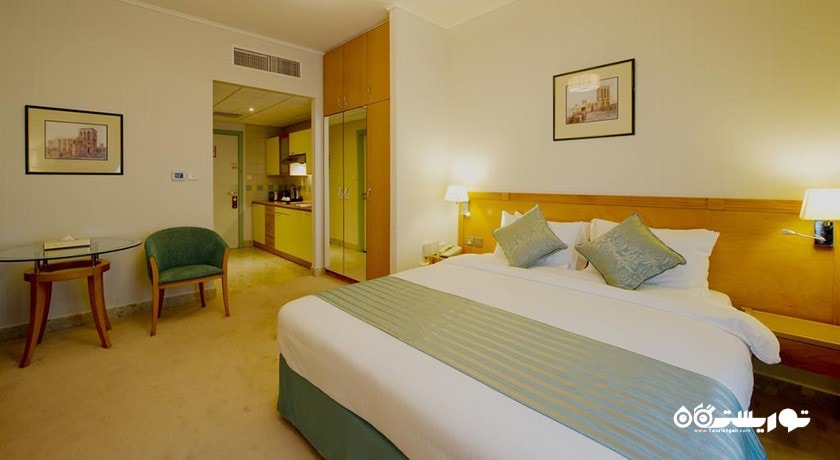 نمای تخت بزرگ اتاق استودیو