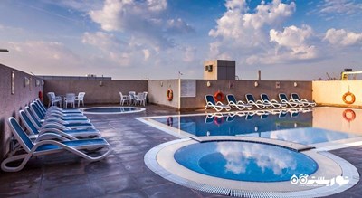 استخر روباز هتل کانتری کلاب دبی