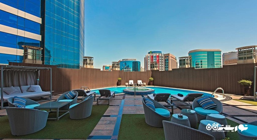 محوطه نشیمن در فضای باز