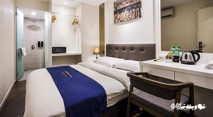 نمای تخت بزرگ اتاق کوئین