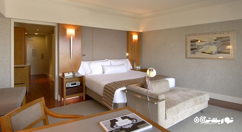 نمای تخت بزرگ اتاق دلوکس