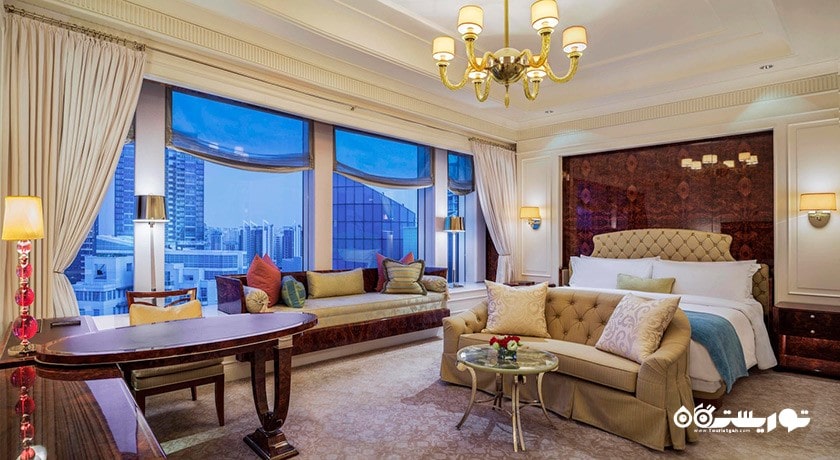 تخت بزرگ اتاق اگزکیوتیو دلوکس