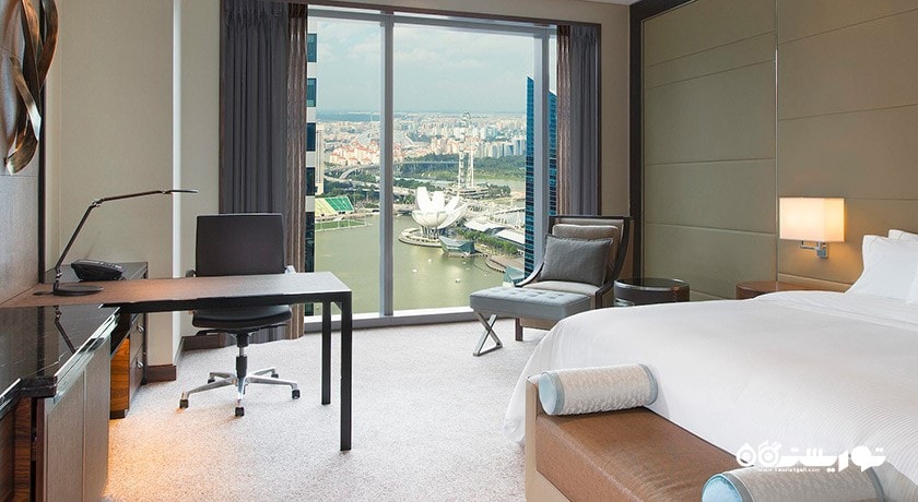 نمای تخت بزرگ اتاق دلوکس