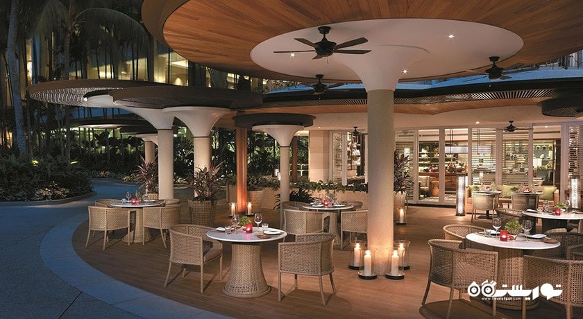 محوطه فضای باز رستوران واتر فال