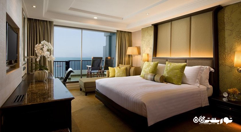 نمای تخت بزرگ اتاق کلاب