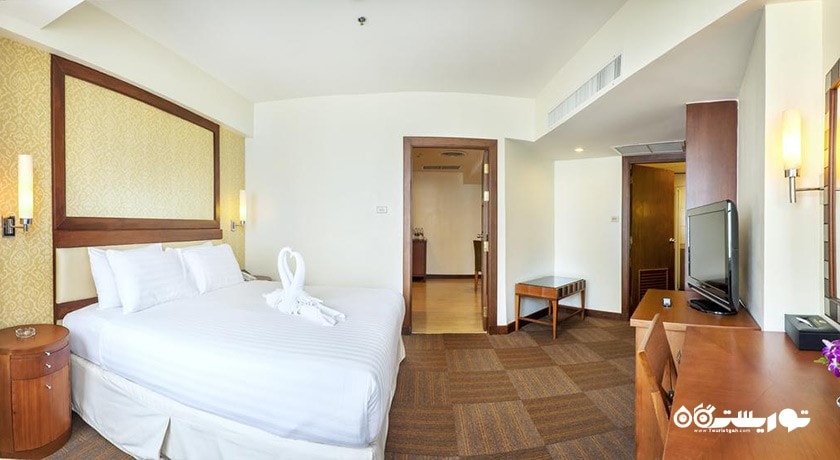 نمای تخت بزرگ سوئیت هتل