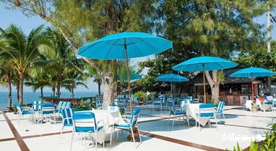 رستوران ساحلی هتل پیناکل گرند جومتین ریزورت