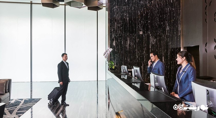 میز پذیرش هتل کامپس اسکای ویو