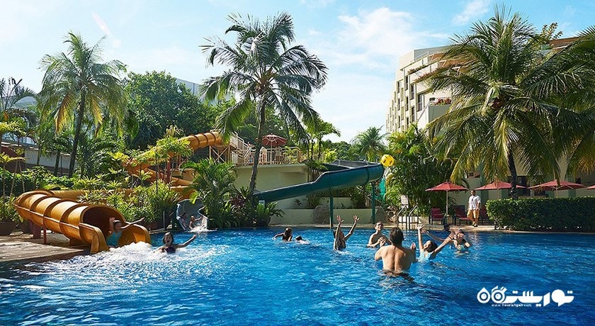 سرسره های مهیج استخر روباز هتل