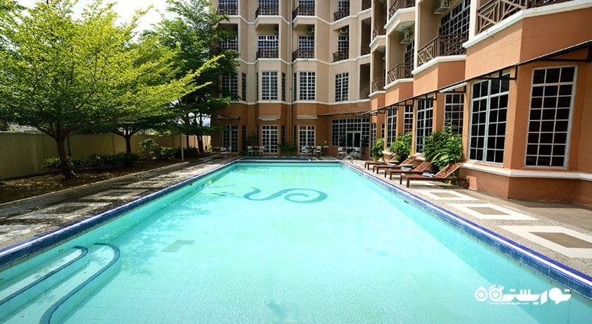 استخر روباز هتل بلا ویستا واتر فرانت