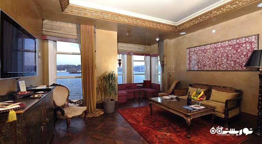 محوطه نشیمن سوئیت هانی مون