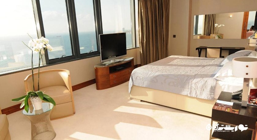 نمای تخت بزرگ سوئیت رویال