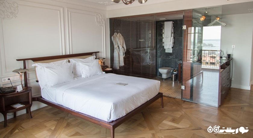 اتاق دلوکس با چشم انداز دریا