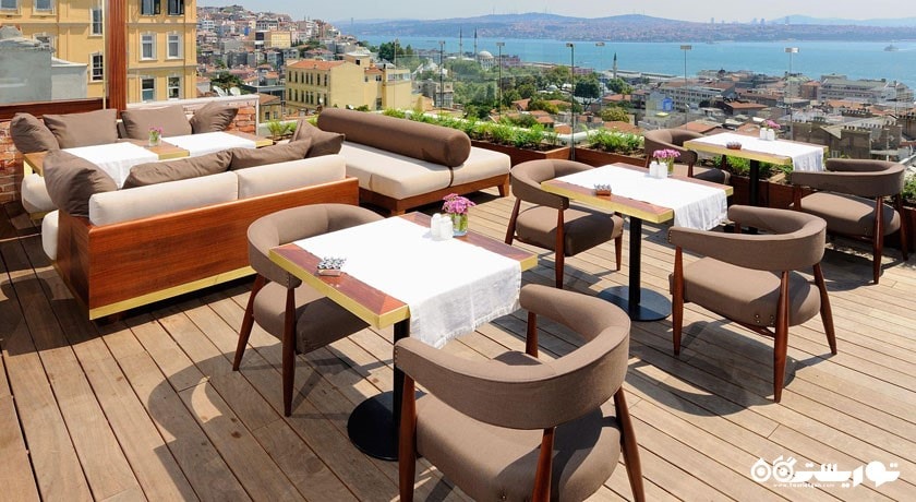 محوطه فضای باز رستوران لوفوموآ