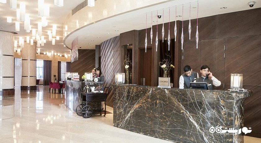 میز پذیرش هتل کرون پلازا دبی فستیوال سیتی 