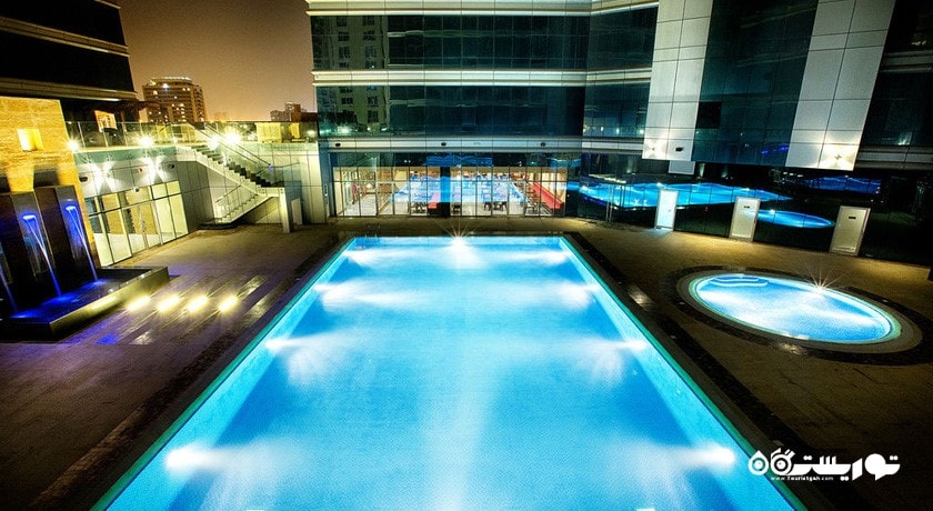 استخر روباز هتل غایا گرند