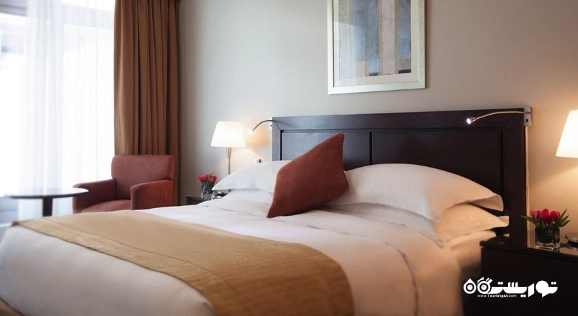 نمای تخت بزرگ آپارتمان سه خوابه