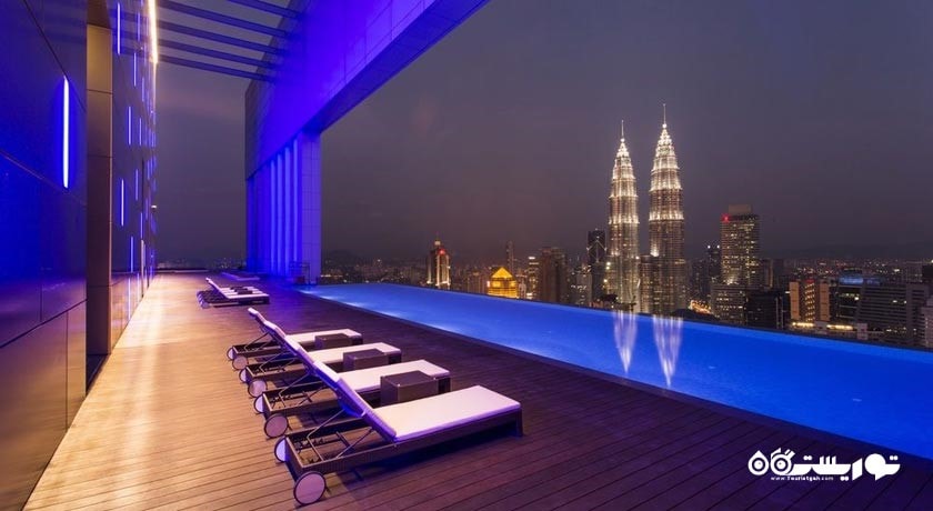 استخر روباز هتل دِ فیس سوئیتس