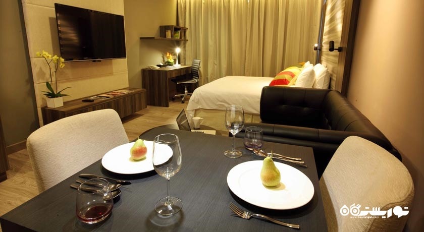 میز غذاخوری استودیو دلوکس