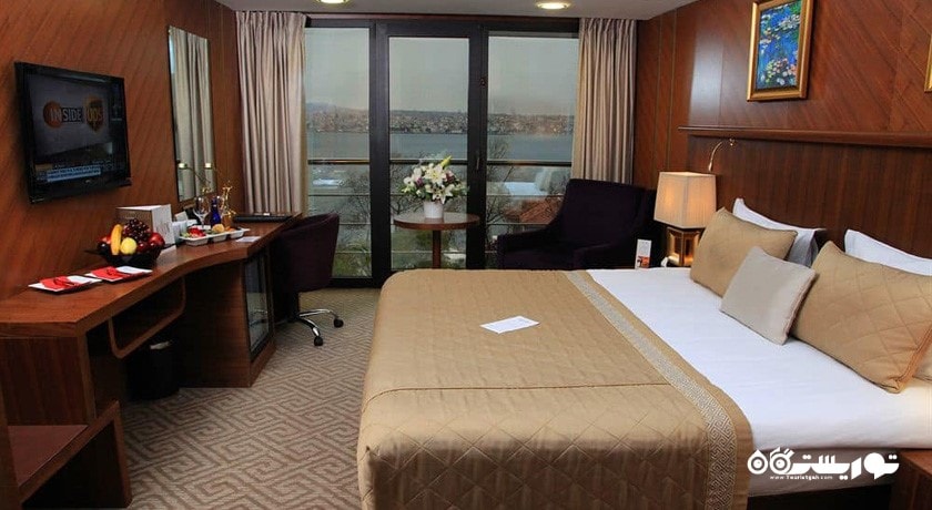 تخت بزرگ اتاق دلوکس بسفروس