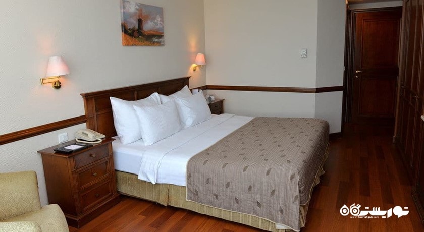 نمای تخت بزرگ سوئیت فمیلی