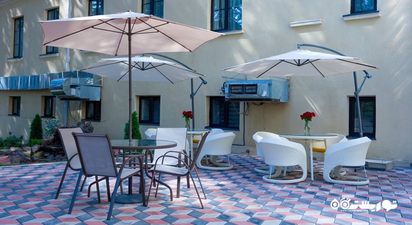 محوطه نشیمن در فضای باز