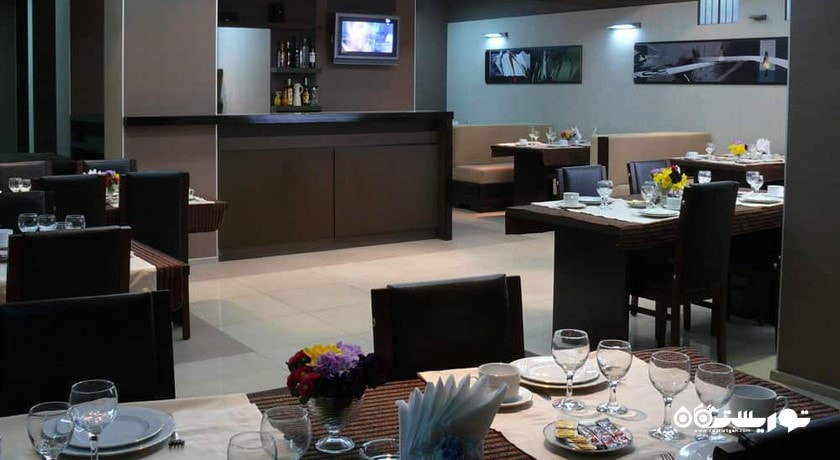 نمایی دیگر از رستوران هتل ایلیانی