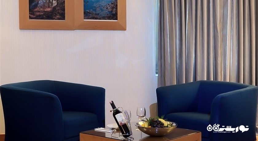 محوطه نشیمن سوئیت هانی مون