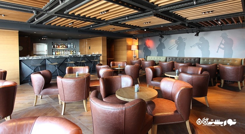 نمای کلی بار اسکای هتل پلازا