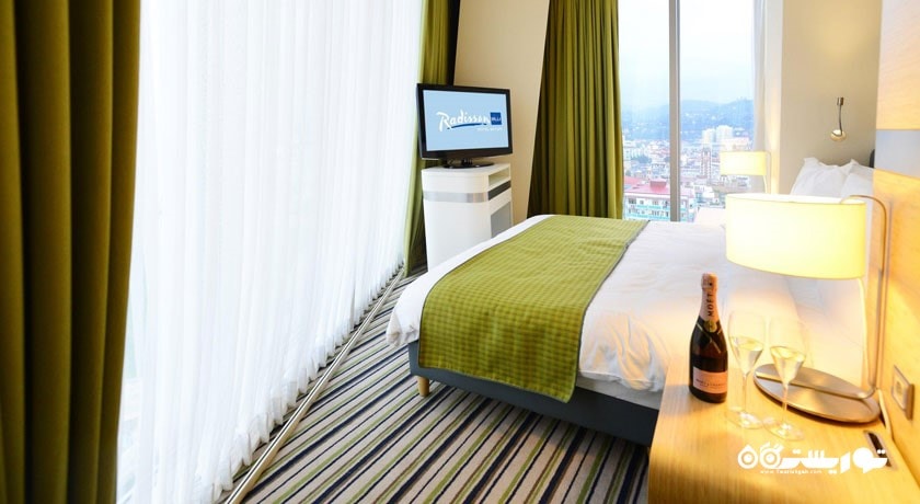 نمای تخت بزرگ سوئیت جونیور