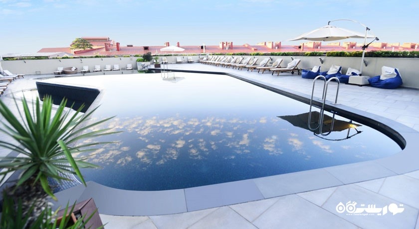 استخر روباز هتل رادیسون بلو باتومی