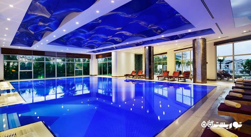 استخر سرپوشیده مرکز اسپا