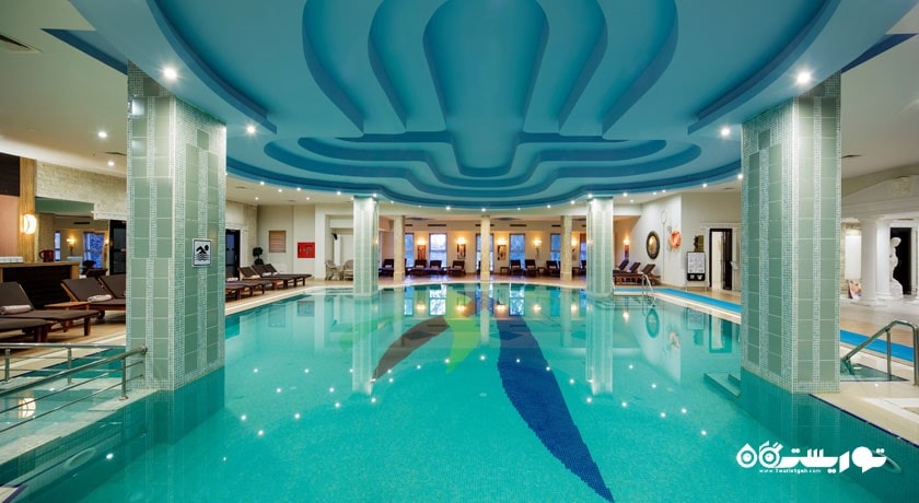 نمای استخر سرپوشیده مرکز اسپا