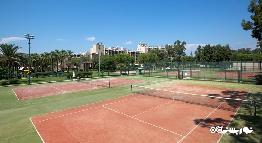 زمین های تنیس اختصاصی هتل