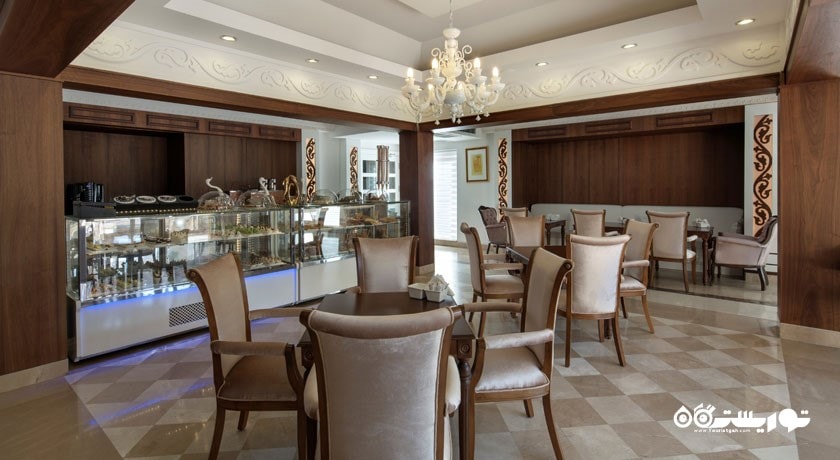 پتیسری بار هتل کریستال تات بیچ گلف ریزورت