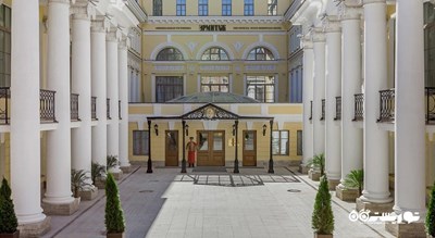 درب ورودی هتل موزه ی رسمی دولتی ارمیتاژ