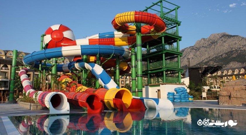 سرسره های مهیج پارک آبی هتل