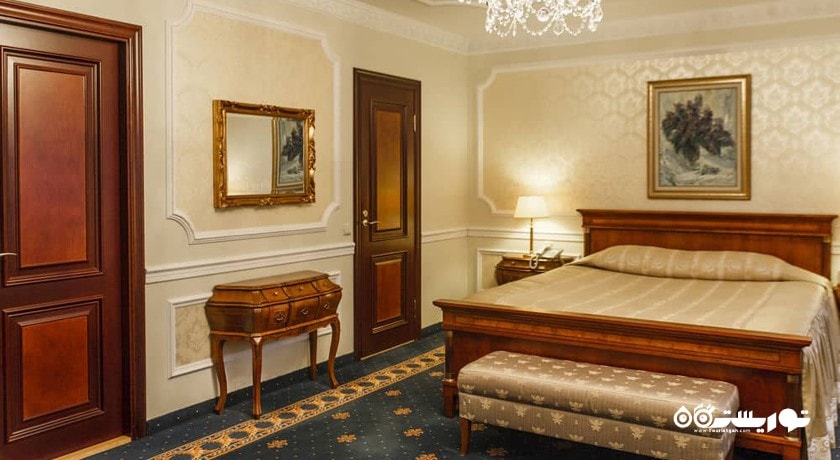 نمای تخت بزرگ سوئیت اگزکیوتیو