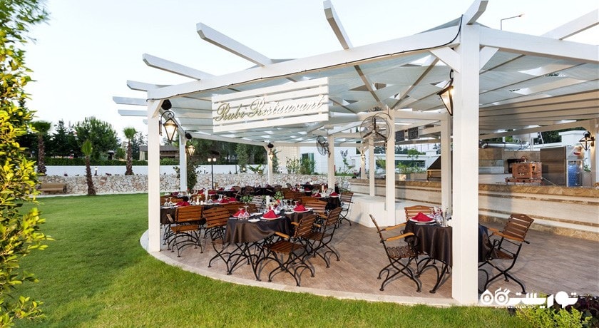 نمایی از رستوران آلاکارت رابی