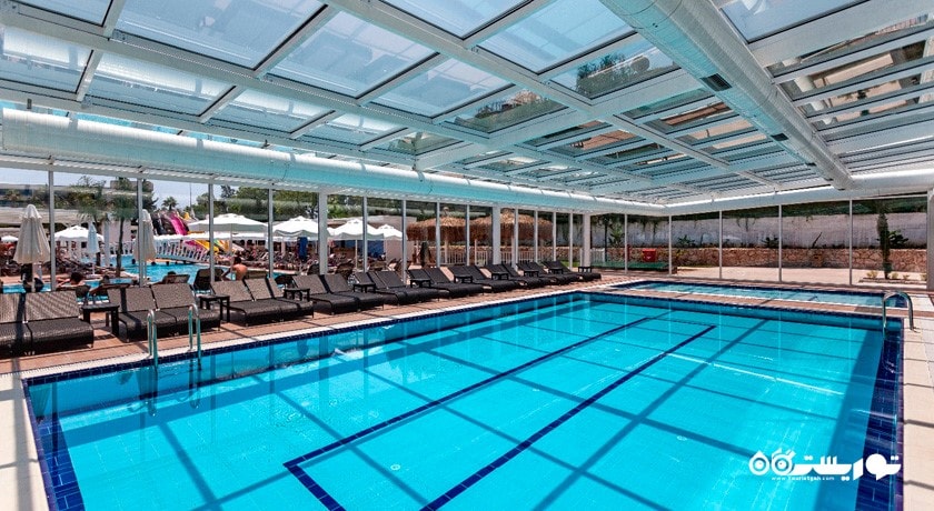 استخر سرپوشیده هتل کارمیر ریزورت اند اسپا
