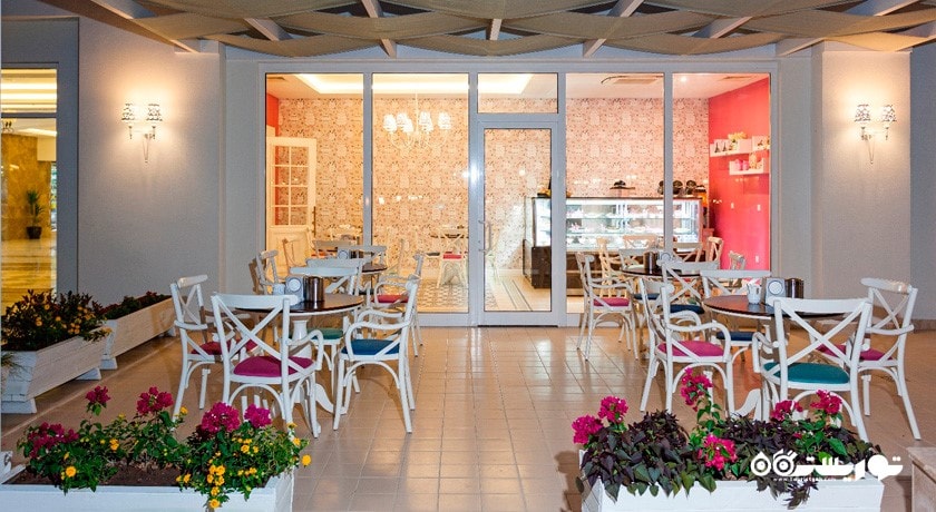 قنادی سفیر هتل کارمیر ریزورت اند اسپا