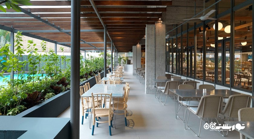 محوطه فضای باز رستوران کانتیکی
