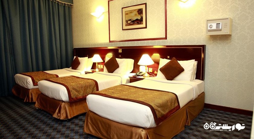 نمای تخت های اتاق تریپل