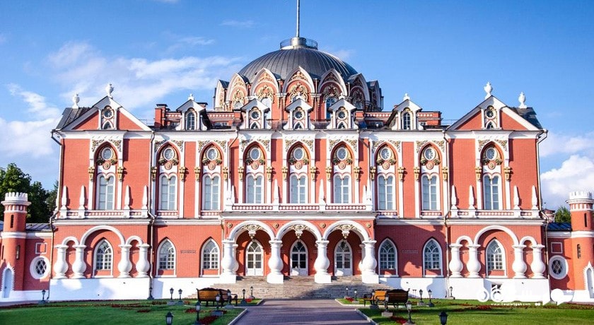 نمای ساختمان هتل پتروف پالاس