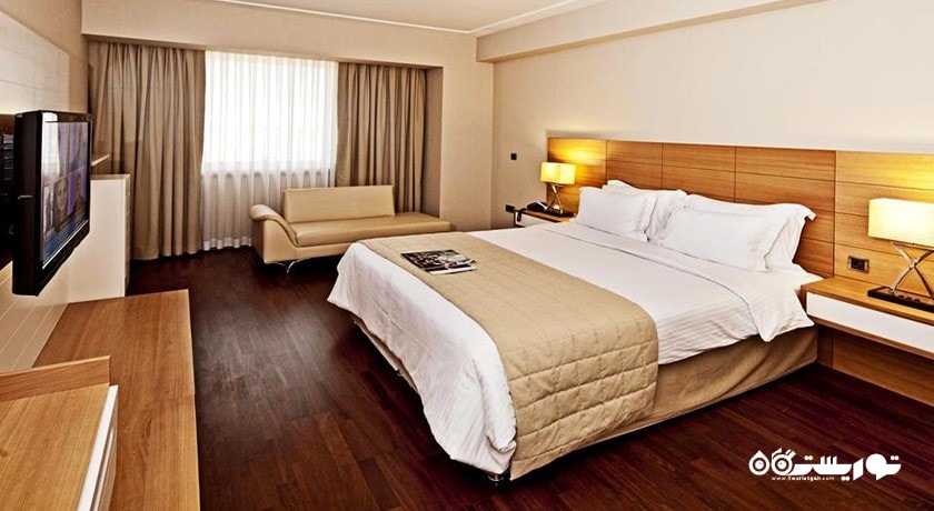 نمای تخت بزرگ اتاق دلوکس