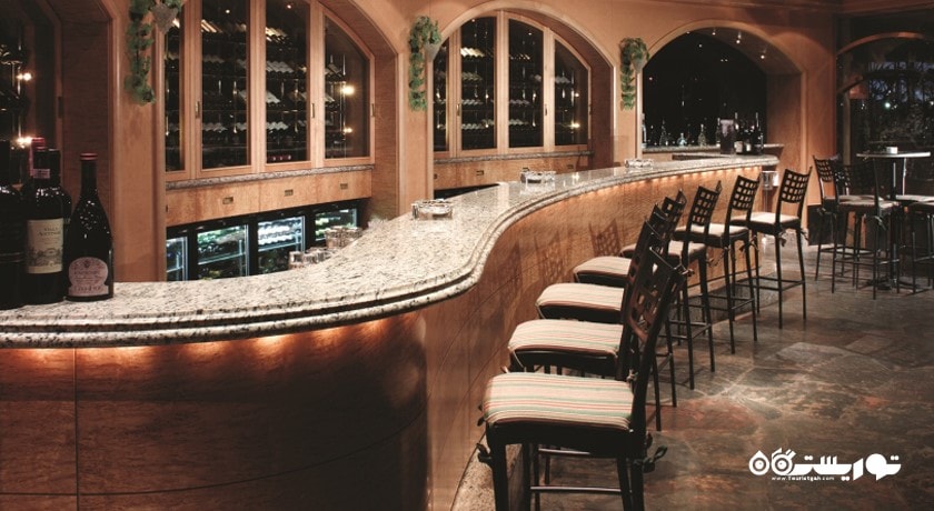 نمایی از  بار ایتالیایی وینوتکا